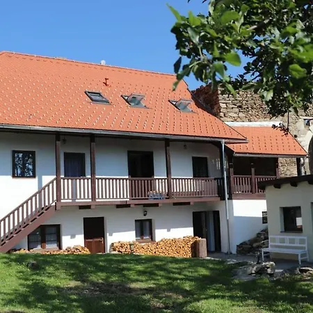 Anicka Villa *