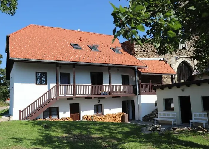 Anicka Villa *